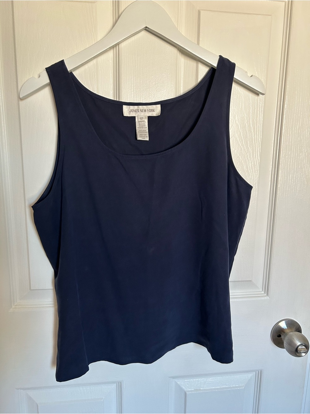 Jones New York Classic 100% Silk Navy Scoop Neck Tank Size 12